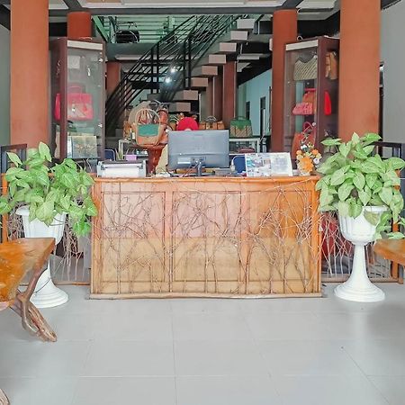 Urbanview Hotel Bagoes Sintang By Reddoorz Eksteriør bilde