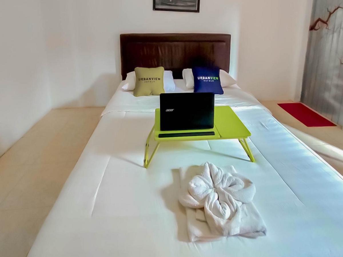 Urbanview Hotel Bagoes Sintang By Reddoorz Eksteriør bilde