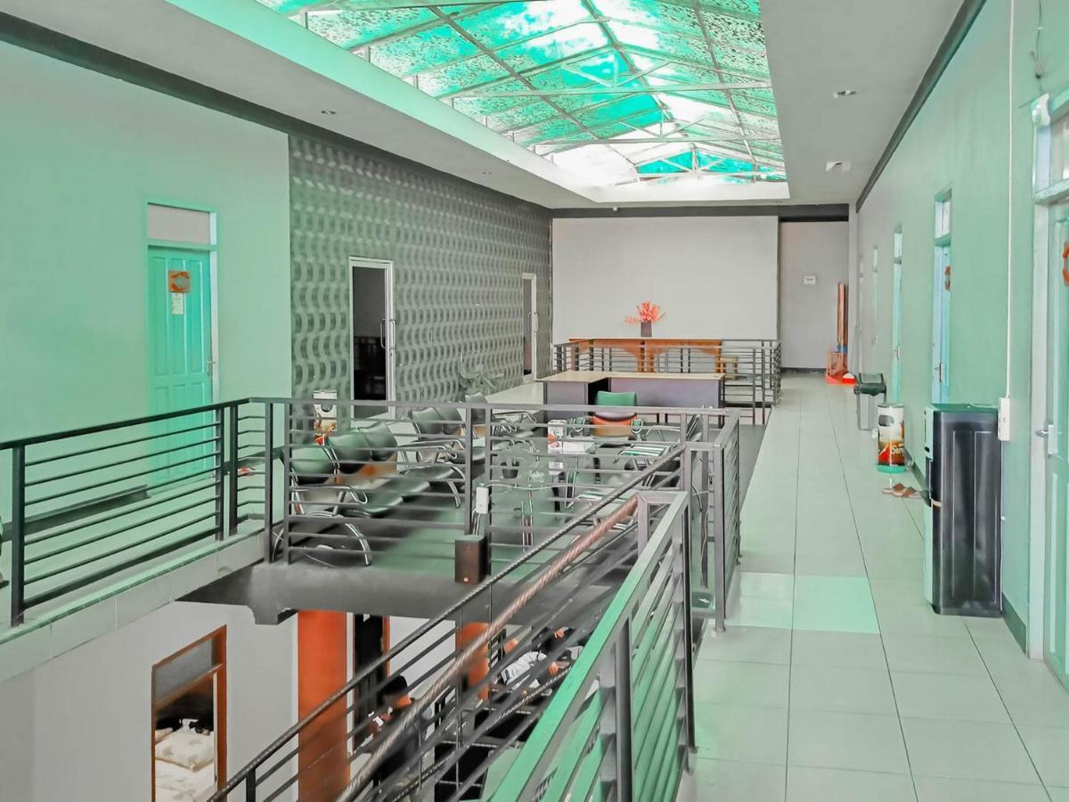 Urbanview Hotel Bagoes Sintang By Reddoorz Eksteriør bilde