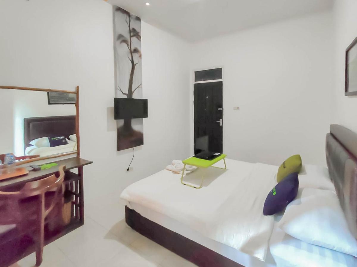 Urbanview Hotel Bagoes Sintang By Reddoorz Eksteriør bilde