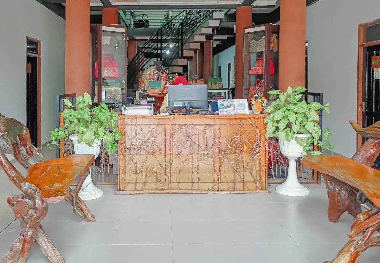 Urbanview Hotel Bagoes Sintang By Reddoorz Eksteriør bilde