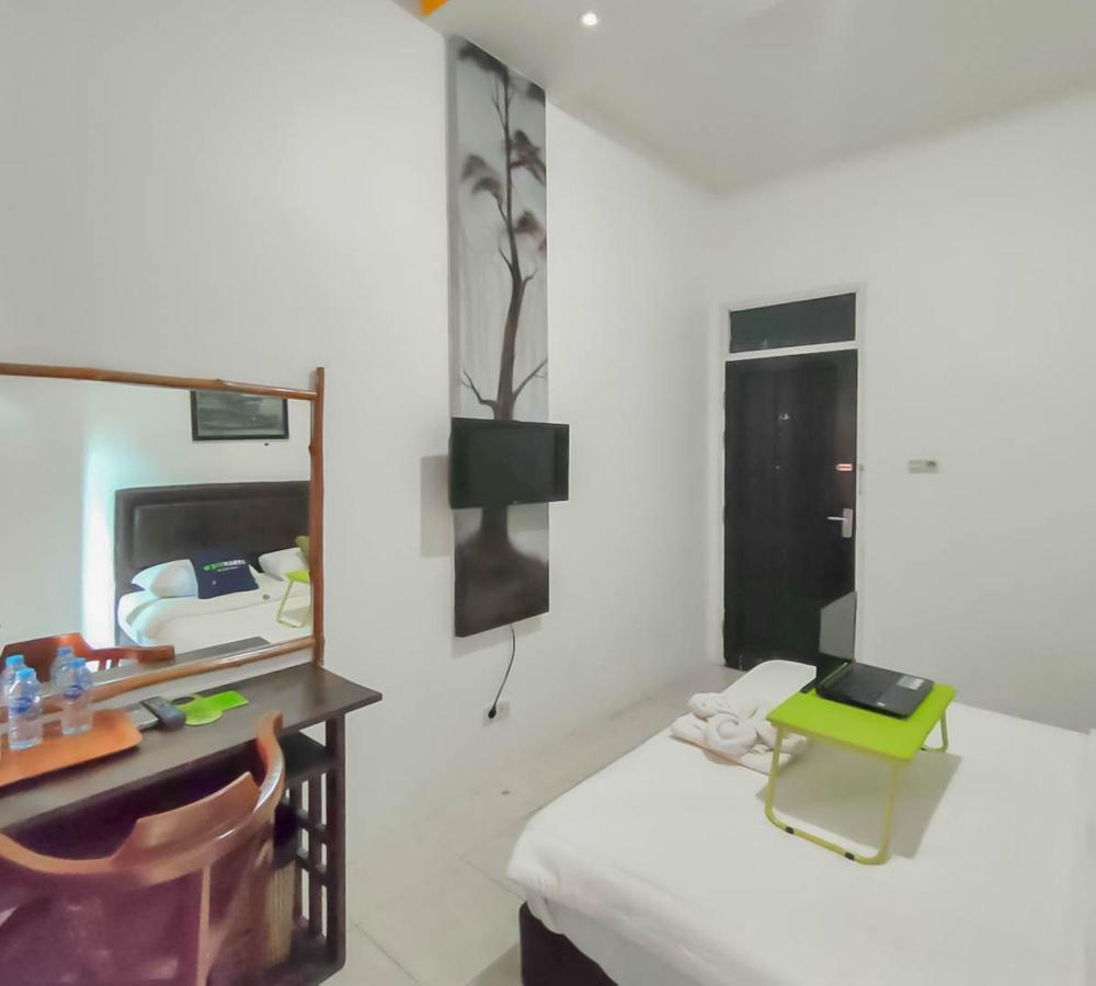 Urbanview Hotel Bagoes Sintang By Reddoorz Eksteriør bilde