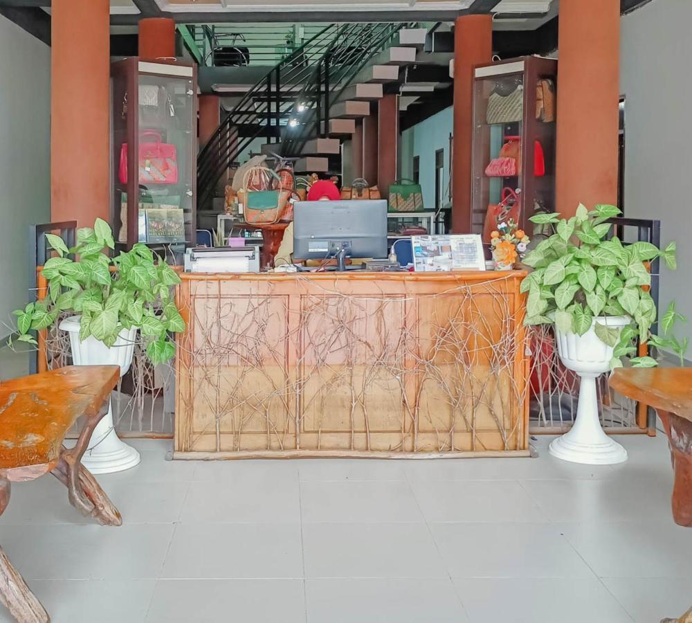 Urbanview Hotel Bagoes Sintang By Reddoorz Eksteriør bilde